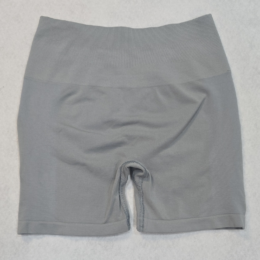 Alphalete Amplify Seamless Scrunch Butt Biker Shorts Gray Small High Rise‎ Gym